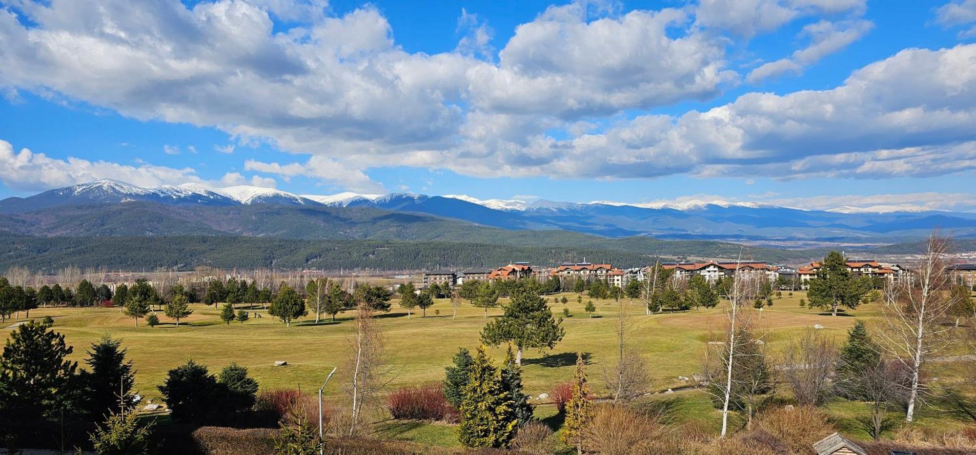 Green Peaks Suite In Pirin Golf & County Club 拉兹洛格 外观 照片