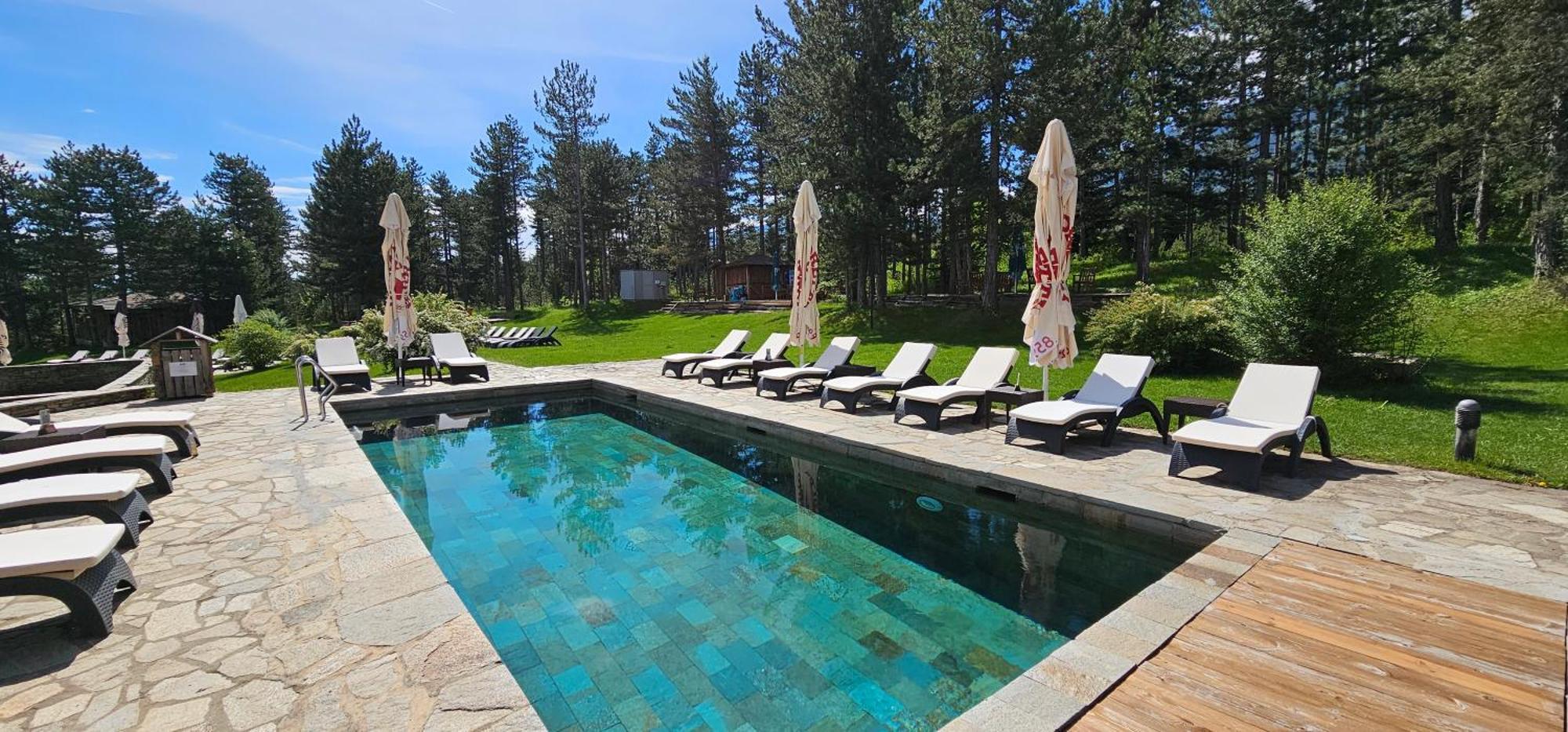 Green Peaks Suite In Pirin Golf & County Club 拉兹洛格 外观 照片