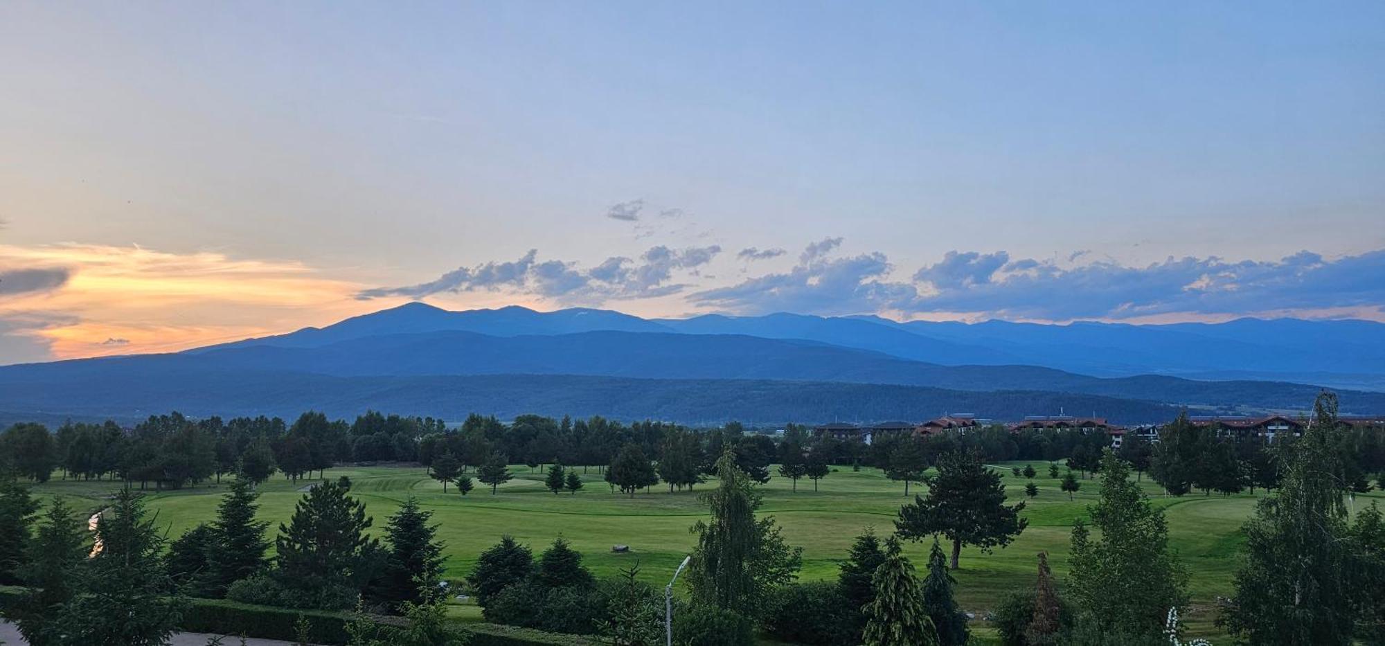 Green Peaks Suite In Pirin Golf & County Club 拉兹洛格 外观 照片